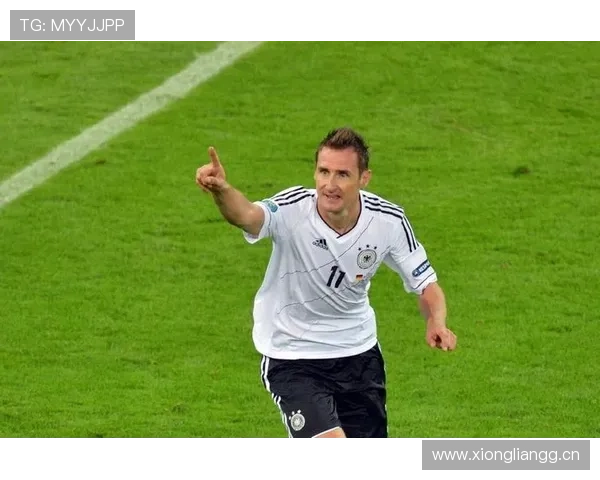 厄德高 vs 麦迪逊:前腰进攻组织与战术适配性对比 厄德高 vs 麦迪逊:前腰进攻组织与战术适配性对比